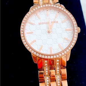 Gorgeous Rose gold Michael Kors Watch with sparkle